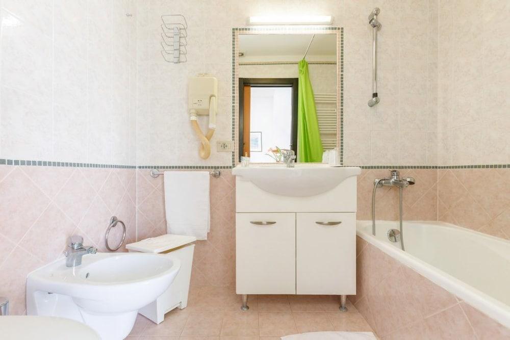 Hotel Royal كاتوليكا المظهر الخارجي الصورة