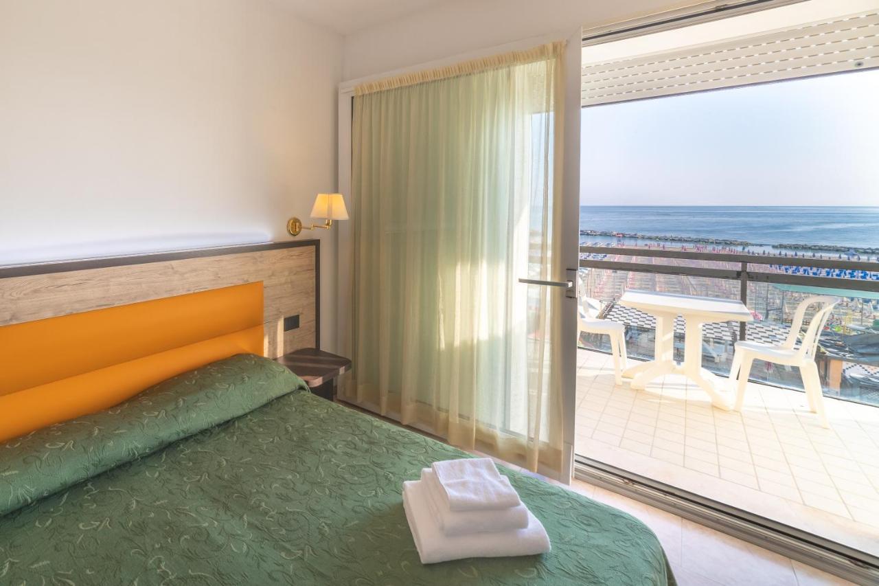 Hotel Royal كاتوليكا المظهر الخارجي الصورة