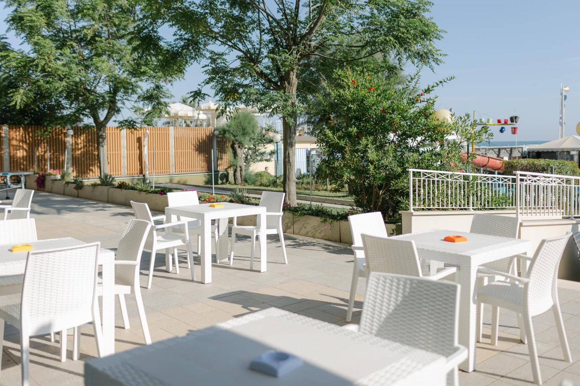 Hotel Royal كاتوليكا المظهر الخارجي الصورة