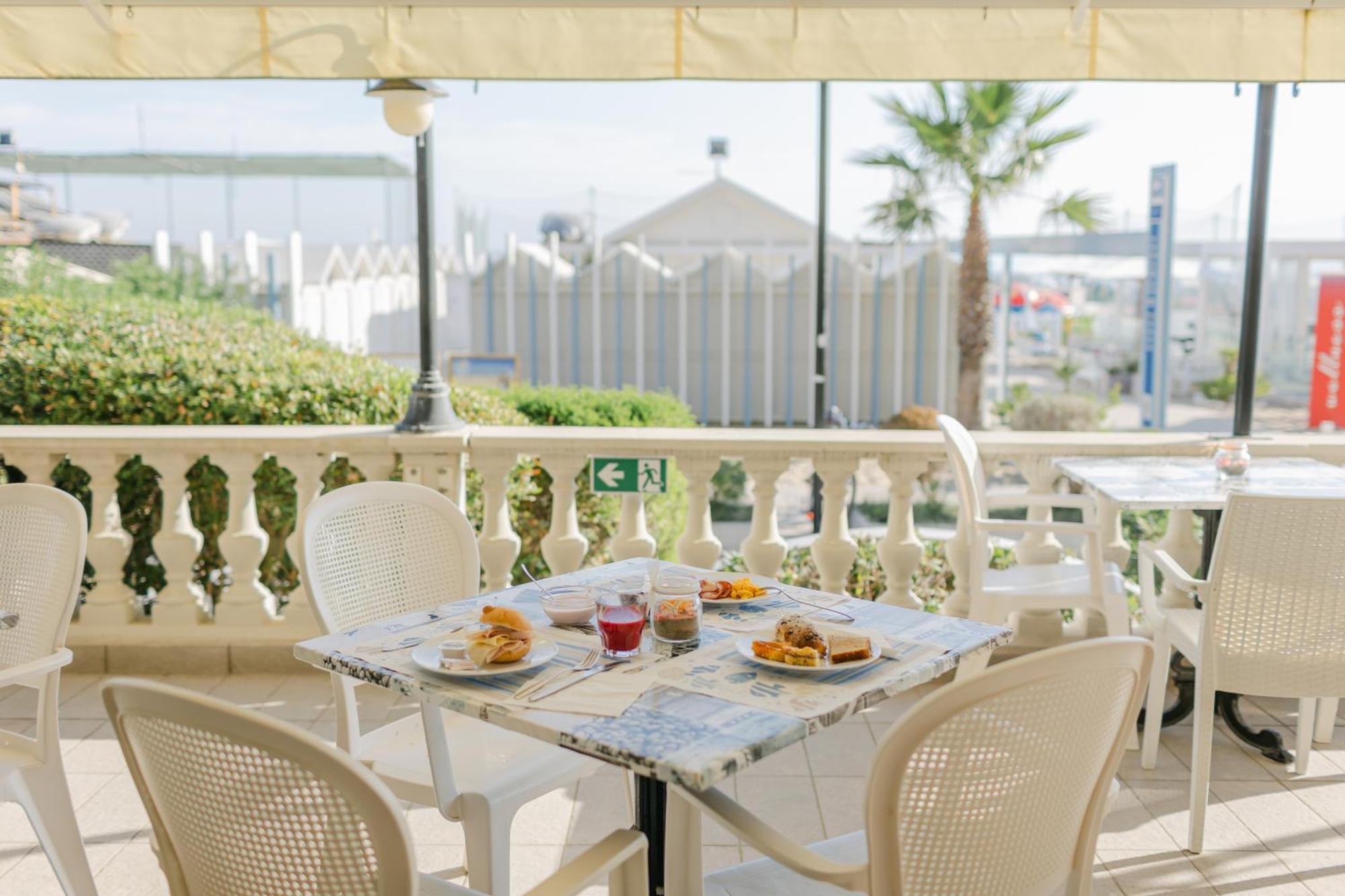 Hotel Royal كاتوليكا المظهر الخارجي الصورة