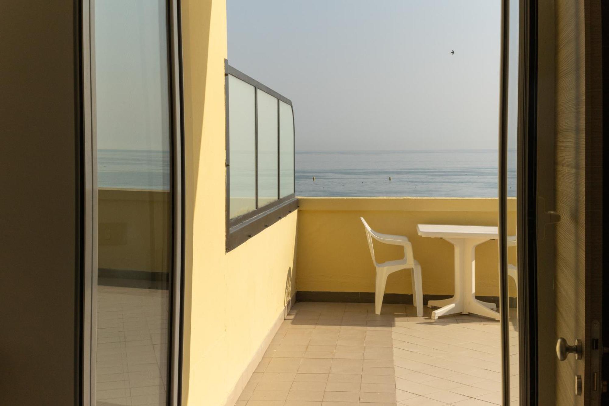 Hotel Royal كاتوليكا المظهر الخارجي الصورة