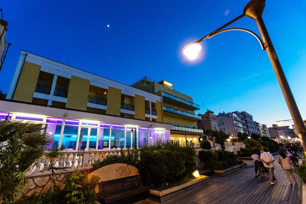 Hotel Royal كاتوليكا المظهر الخارجي الصورة